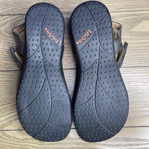 Taos Women’s Trophy 2 leather sandals size 8 Pewter Metallic T-Strap - Picture 9 of 10